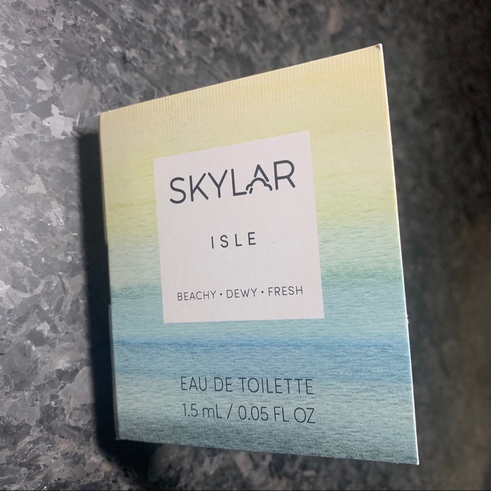 3/$12🌹 Skylar Isle sampIe